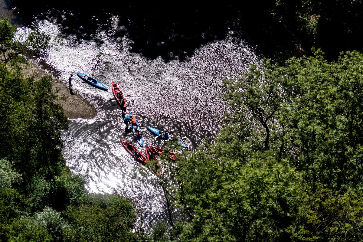 Ga kajakken op één van de vele rivieren in de Ardennen. Copyright: Wbt / Denis Closon-Parc de Furfooz