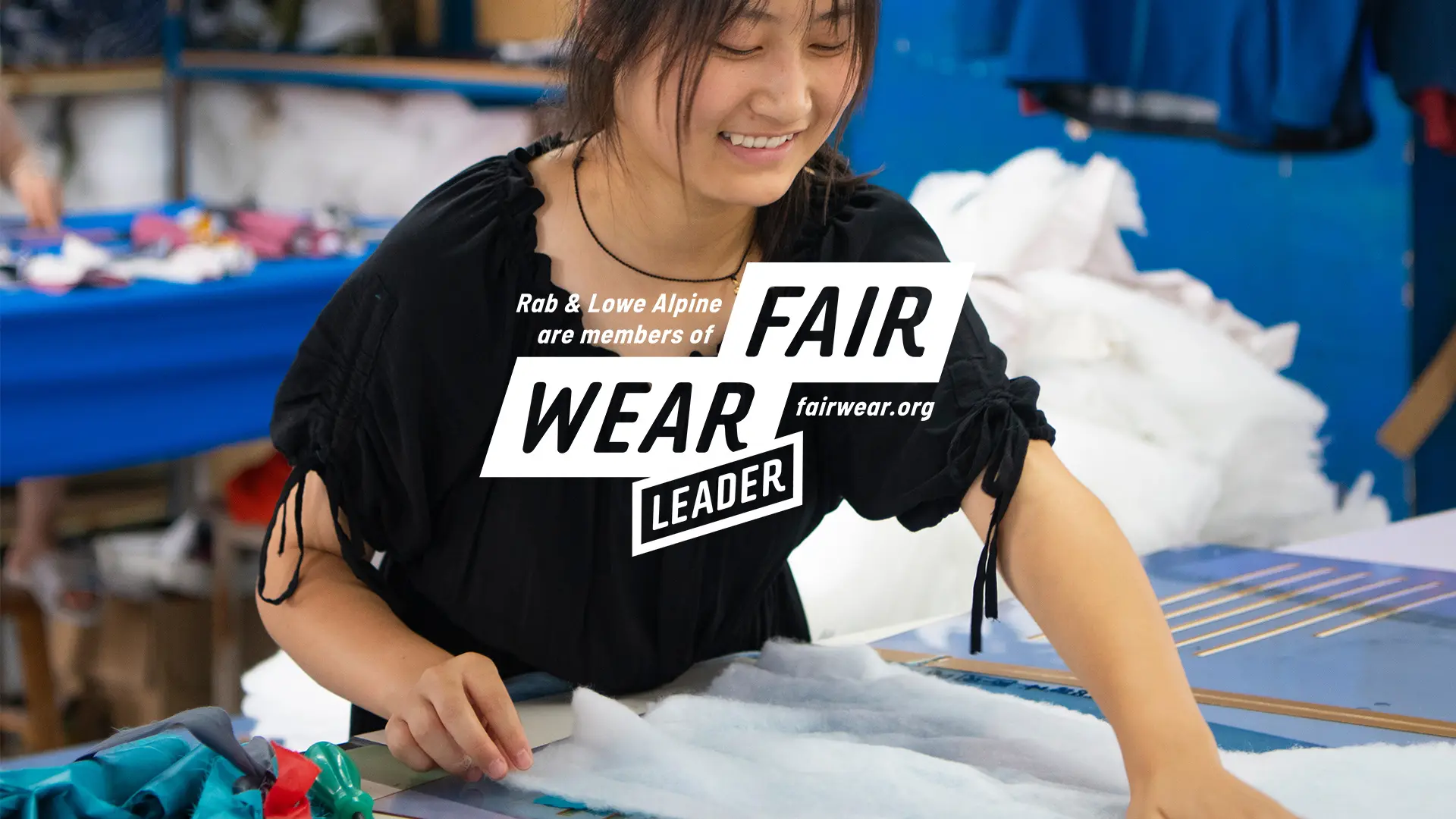 Rab en Lowe Alpine bereiken opnieuw de status van Fair Wear Leader