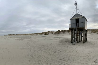 DE WADDEN | Jutten bij het Drenkelingenhuisje op Terschelling